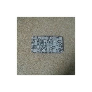 Beautiful Rue21 wallet??