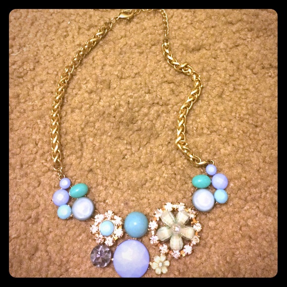 Gorgeous statement necklace from Francesca's - Picture 1 of 1