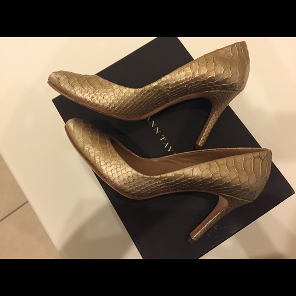 Ann Taylor Perfect Pump gold snakeskin S7 high3.5