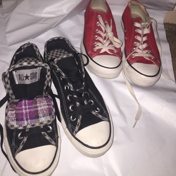 BLACK CHUCKS