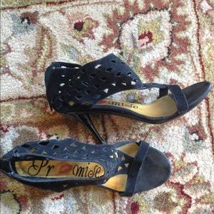 ❌SOLDCut Out HeelsSOLD❌