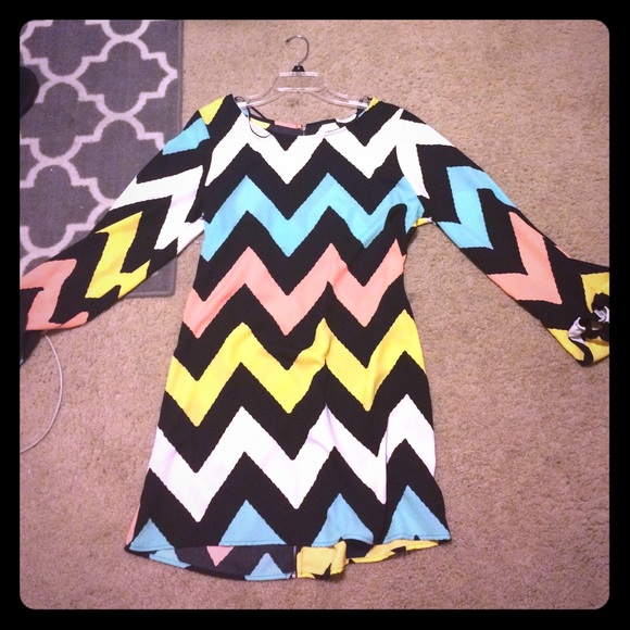 Super cute chevron long sleeve dress - Picture 1 of 1