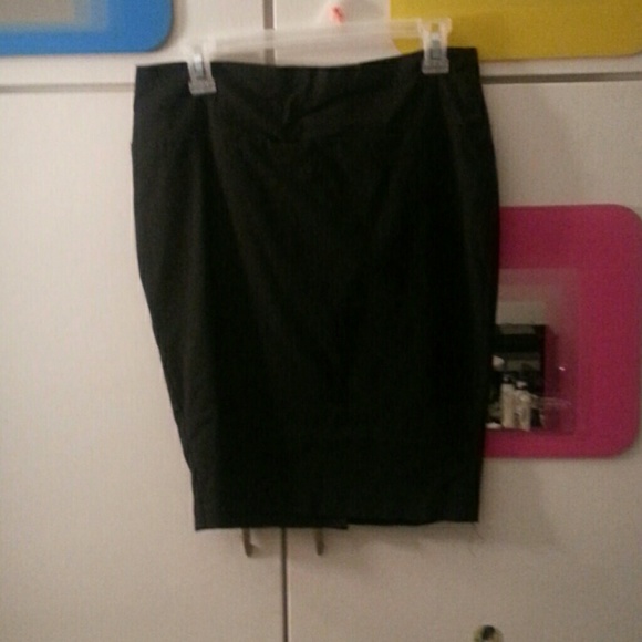Black staple pencil skirt