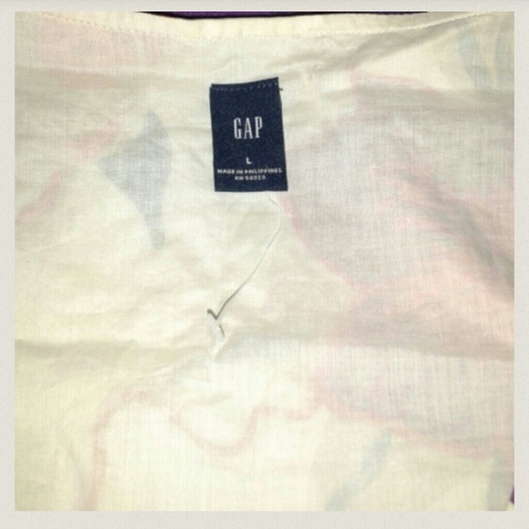 GAP Casual Floral Wrap Top *Never Worn* - Picture 4 of 4