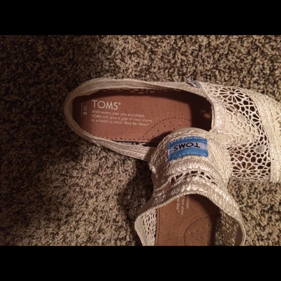 Cream laced toms - Picture 2 of 3