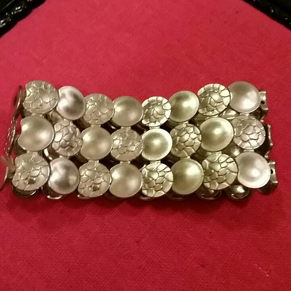 Silver stretchy bracelet