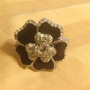 Black flower ring