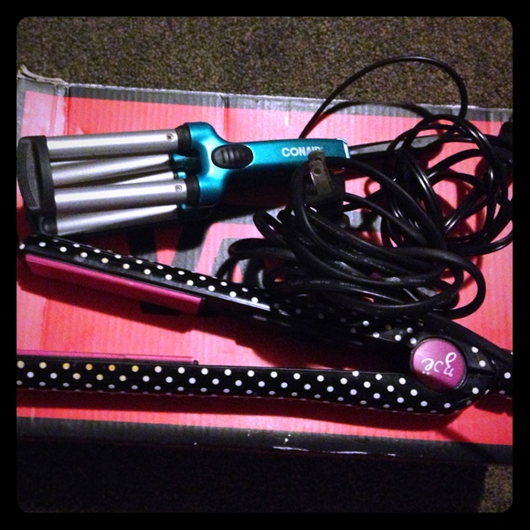 Hair straightener /2 barrel hair waver.