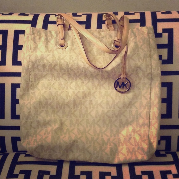 AUTHENTIC MICHAEL KORS HANDBAG