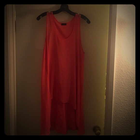 2 high low sheer tanks bundled