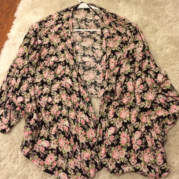 Floral crop kimono - Picture 1 of 2