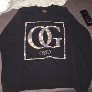 OBEY crew neck