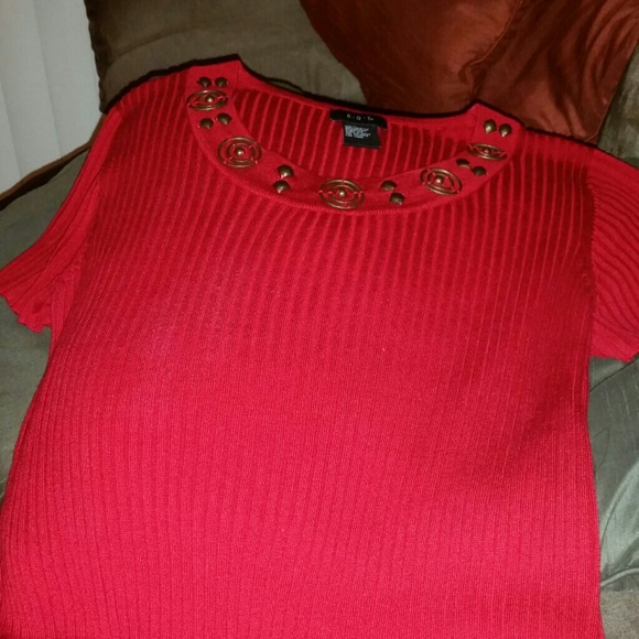 Top - Picture 2 of 3