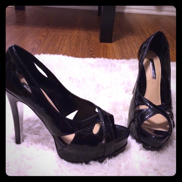 Black pumps - Picture 1 of 4