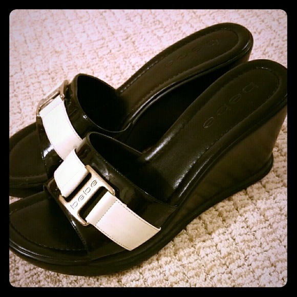 ♧CLEAROUT TODAY♧ Bebe black & white sandals