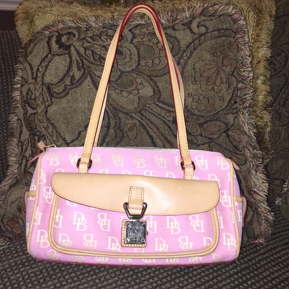 Dooney & Bourke purse. MAKE AN OFFER!!hohoho!!