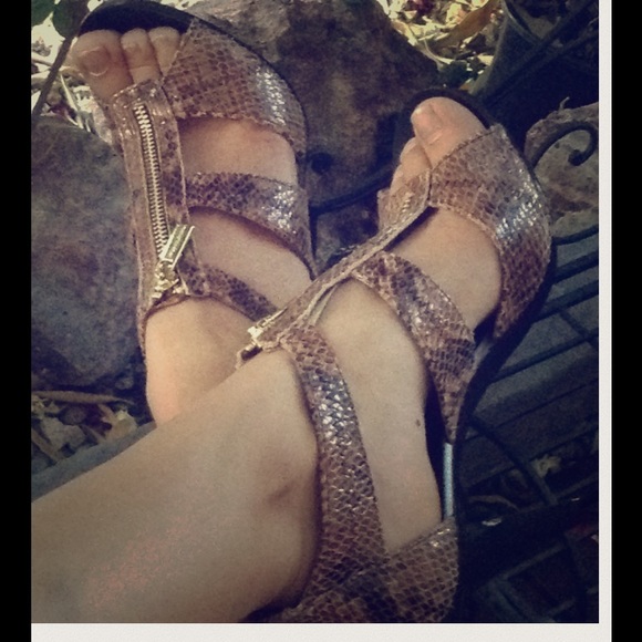 LIMITED🕥🕥🕥SALE⚡️New SNAKESKIN MK heels - Picture 4 of 4