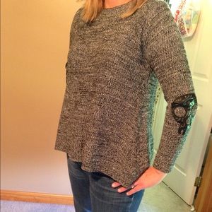 Gray/white open back skull sweater