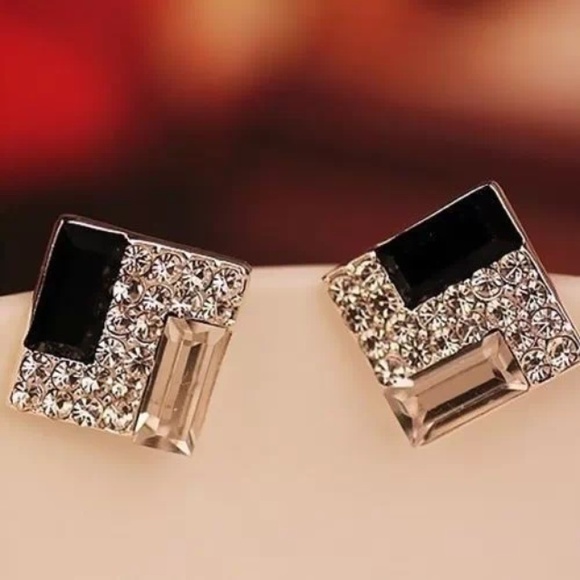 Elegant Crystal Rhinestone Stud Earrings