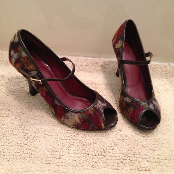 Peep Toe Mary Jane