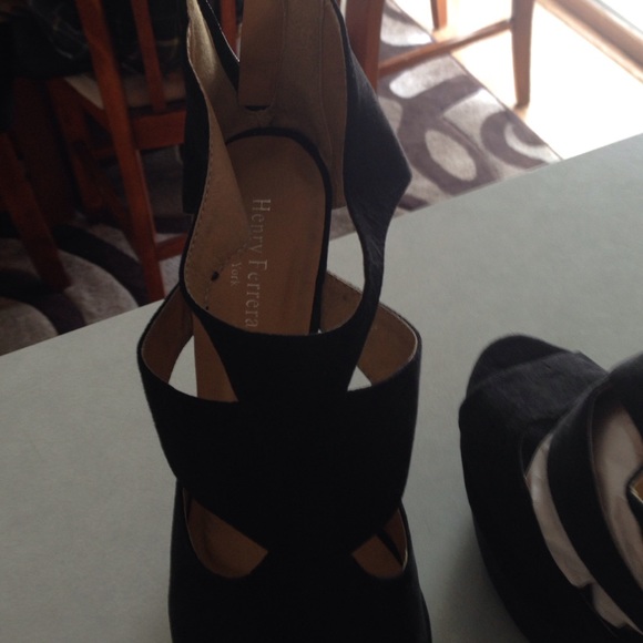 Henry Ferrera black shoes. Size 6 1/2 - Picture 2 of 2