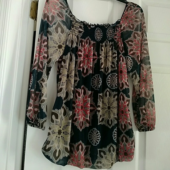 Top - Picture 2 of 3