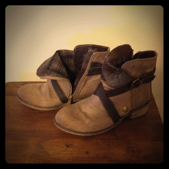 Brown ankle boots