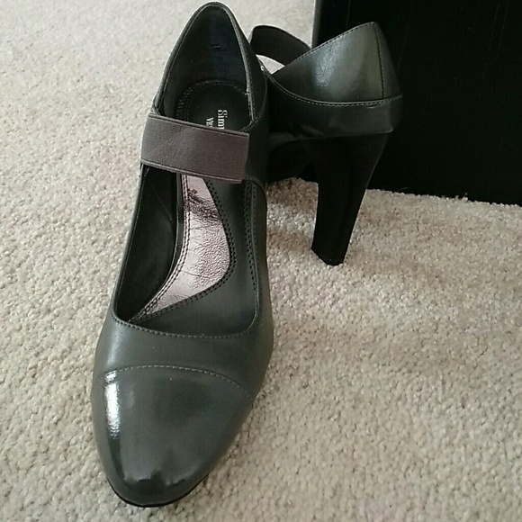 Shoes - Picture 2 of 2