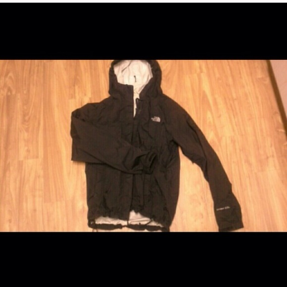 Black northface hyvent jacket