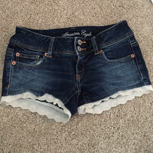 American Eagle lace trimmed shorts