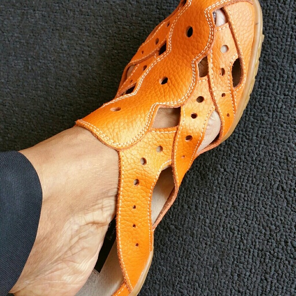 3 HOUR SALE!!!  BERNIE  MEV LEATHER MULES