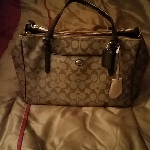 Authentic brown coach purse :)