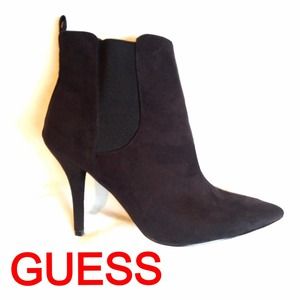💐Guess black suede ankle boots