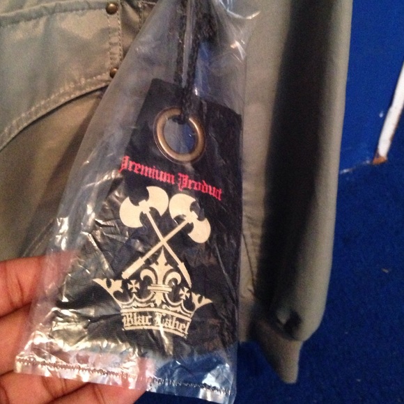 Jacket - Picture 3 of 3