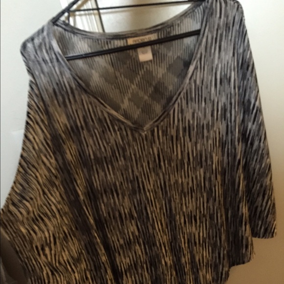 Black White and Grey 100% Rayon Tunic Top - Picture 1 of 3