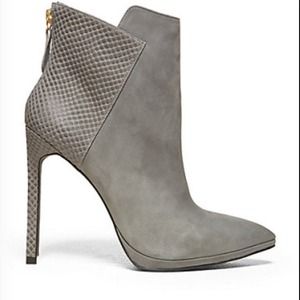 Steve Madden Adverse