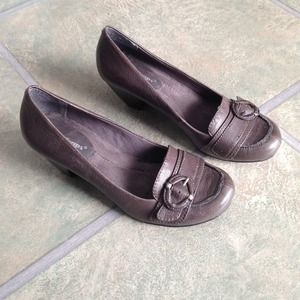 Bare Traps Leather Shoes