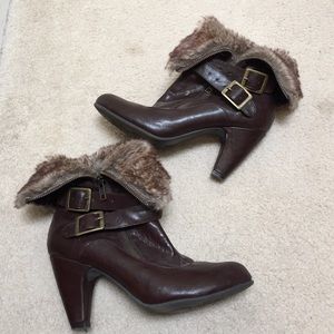 Brown short boots!