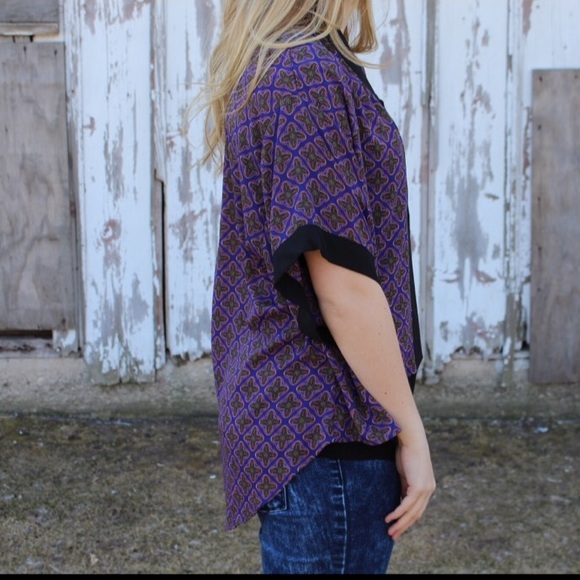 Unique Patterned Kimono - Picture 3 of 4