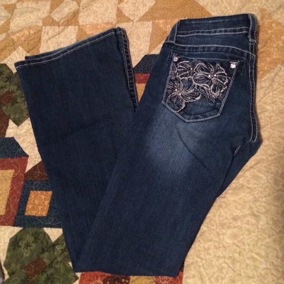 Miss Me floral pocket!