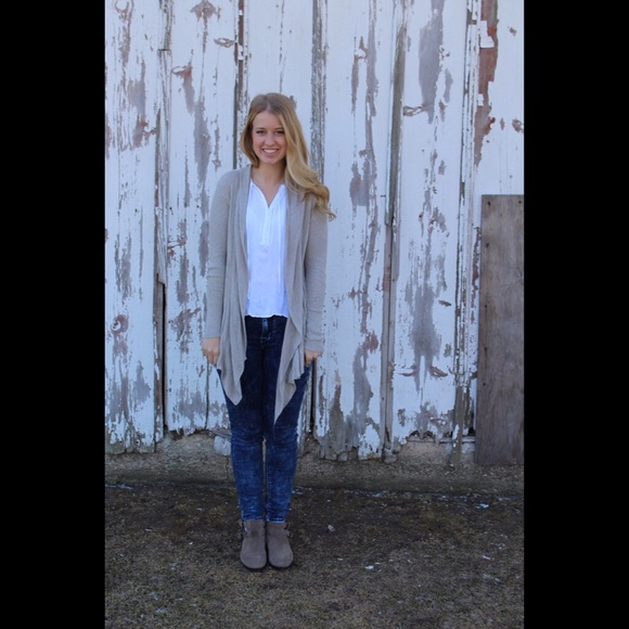 Tan/Grey Ruffle Cardigan - Picture 1 of 3