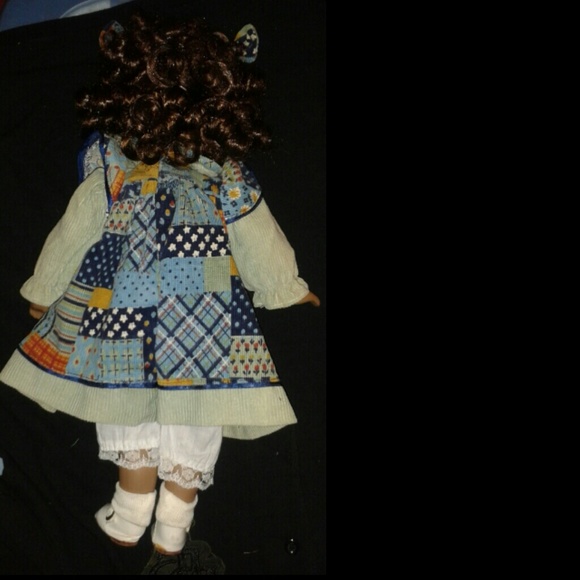 Porcelain doll - Picture 2 of 3