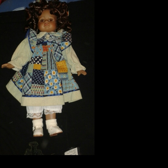 Porcelain doll - Picture 3 of 3