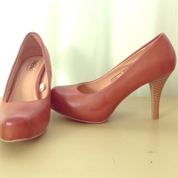 Mossimo heels in cognac