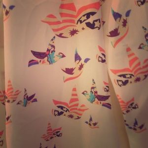 Sale🎉NWOT beautiful blouse, lightweight