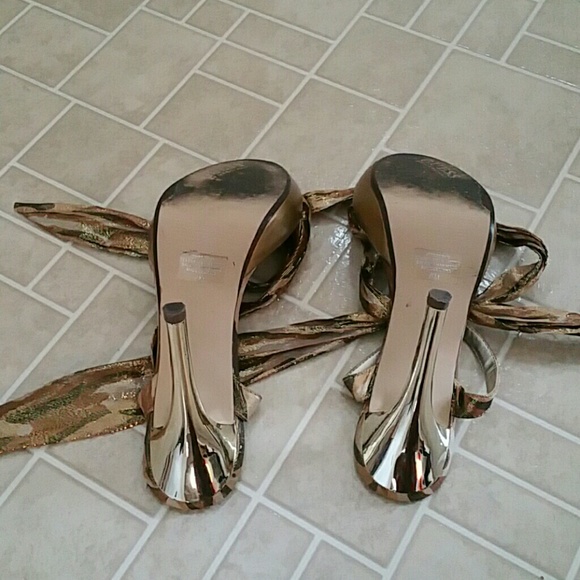 Shoes - Picture 3 of 4
