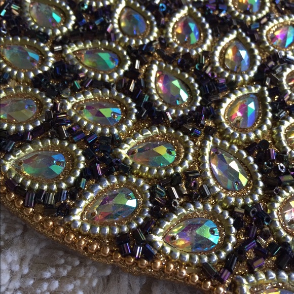 Vintage Hand Mirror - Picture 1 of 3