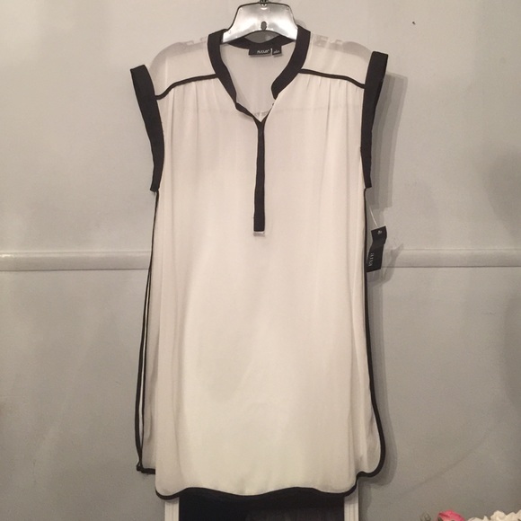 Bundle @emerald13 White/ black trim sheer blouse