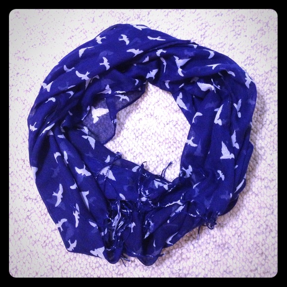 NWOT patterned scarf