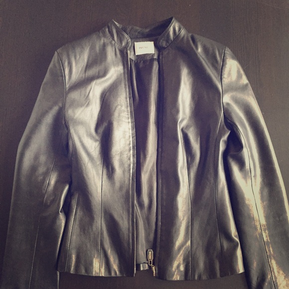 MUST HAVE! 100% Argentinian Leather black jacket.